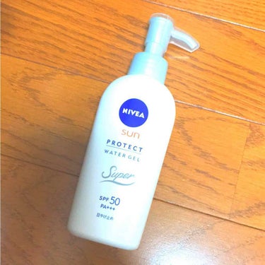 NIVEA  SUN  PROTECT  WATERGEL SPF50
です！
体育祭の時、多少焼けることはありましたが、顔があまり焼けませんでした！
腕と脚を塗る時も、とても伸びるので使いやすくてオス