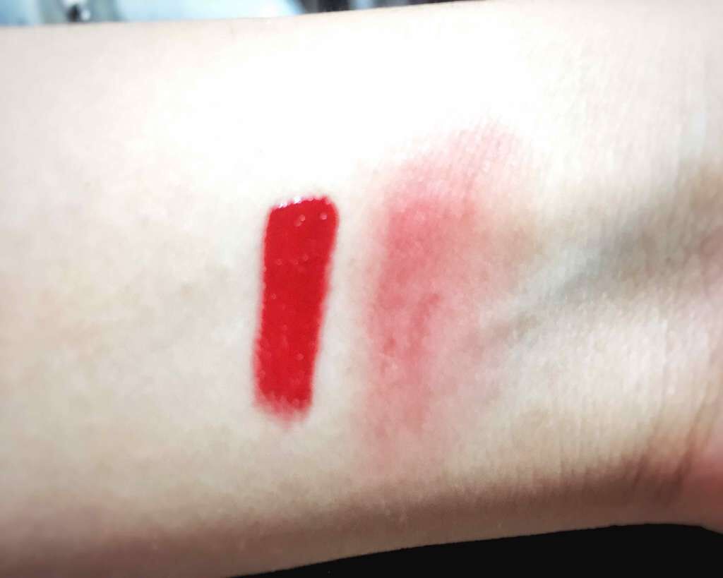 alexia  on LIPS 「赤リップやグラデ濡れリップが大大大好きな私の必需品😍💋私が使っ..」(2枚目)