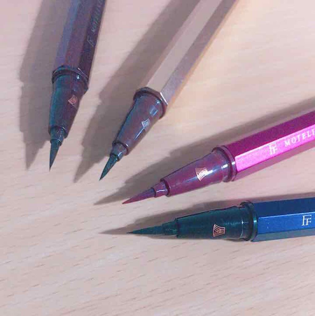 モテライナー リキッド/UZU BY FLOWFUSHI/リキッドアイライナーを使ったクチコミ（2枚目）