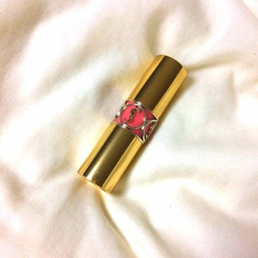 YVES SAINT LAURENT BEAUTE ルージュ ヴォリュプテ シャインのクチコミ「つけ心地が他のリップと違うくて最高💄✨
コーラルピンク【43】でちょっと薄づき！

今年の冬は.....」（1枚目）