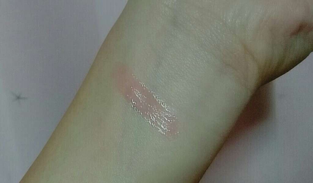 ユイルカレス/ロレアル パリ/リップグロスを使ったクチコミ(3枚目)