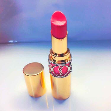 YSLのルージュヴォリュプテシャインNo.43💄

高級感のあるこのパッケージが大好きです💎
自慢したくなっちゃうぐらいの可愛さです💕

1番人気のNo.15も持っていたのですが、とても薄付きで、少し物