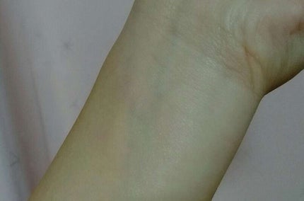 ユイルカレス/ロレアル パリ/リップグロスを使ったクチコミ(4枚目)