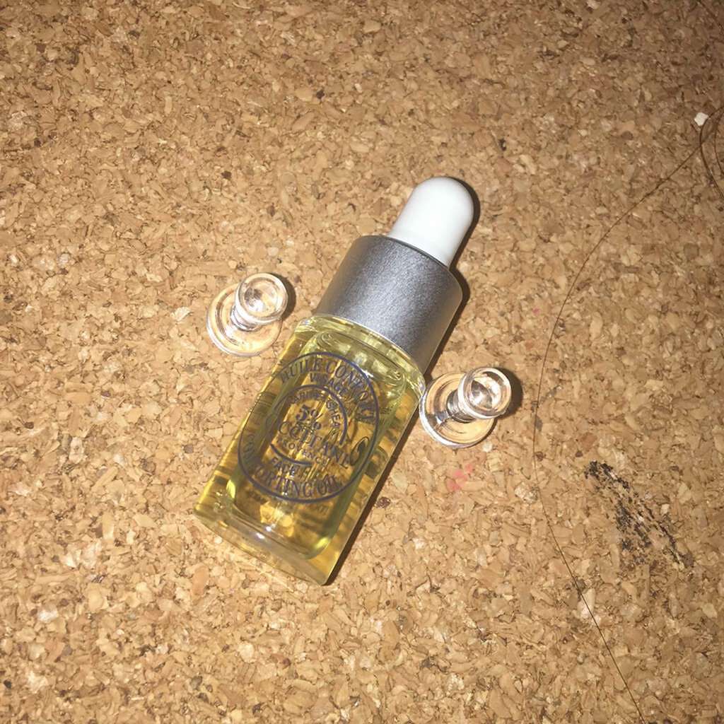 シア フェイスオイル/L'OCCITANE/フェイスオイルを使ったクチコミ（1枚目）