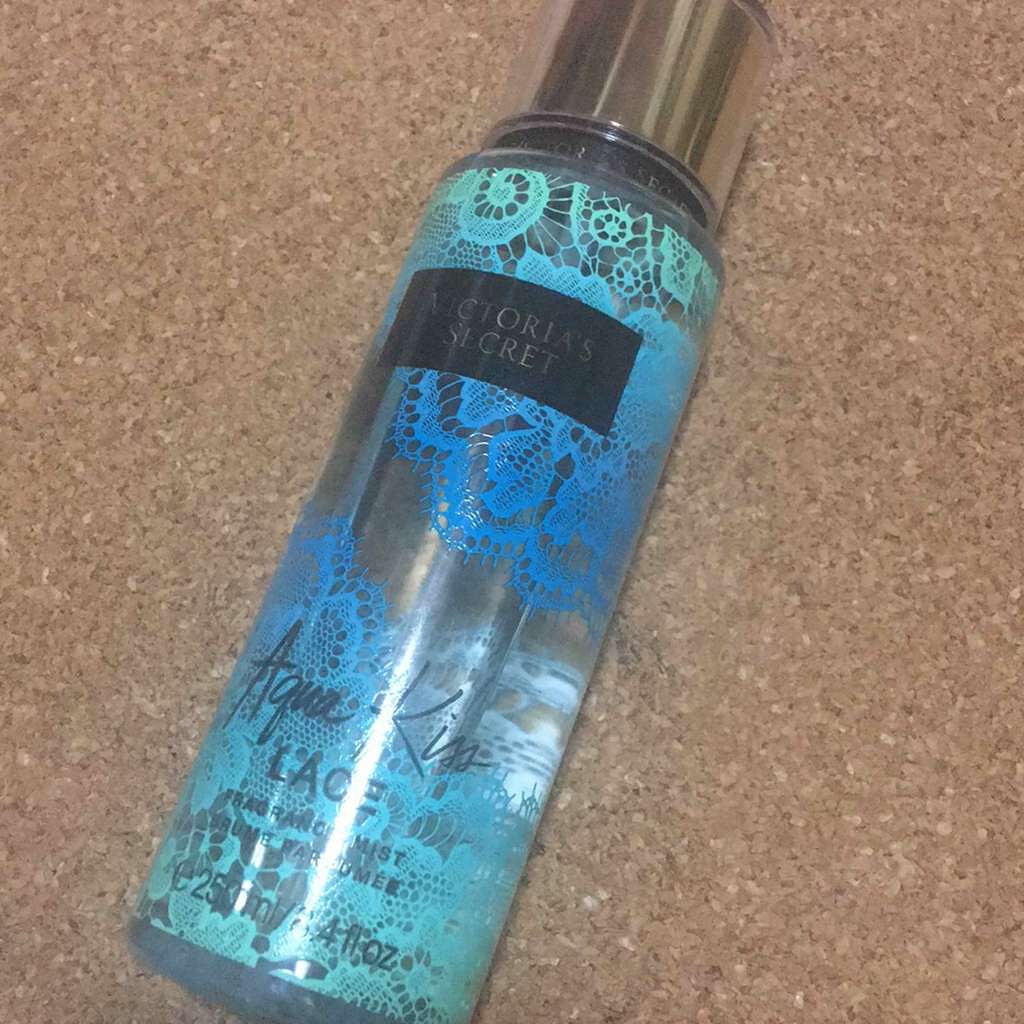 ともこ。2 on LIPS 「ビクトリアズシークレットアクアキスLACEのボディーミストです..」(1枚目)