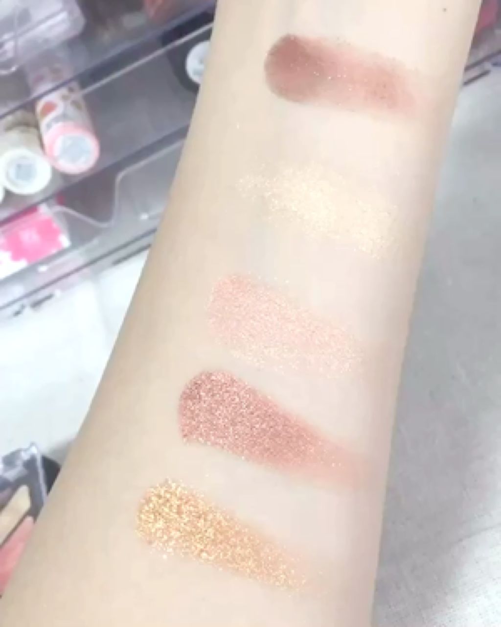 ハイパーダイヤモンド シャドウ/MAYBELLINE NEW YORK/アイシャドウパレットの動画クチコミ3つ目