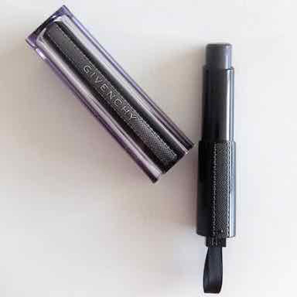 ラ プティット ローブ ノワール リップ/GUERLAIN/口紅を使ったクチコミ(2枚目)