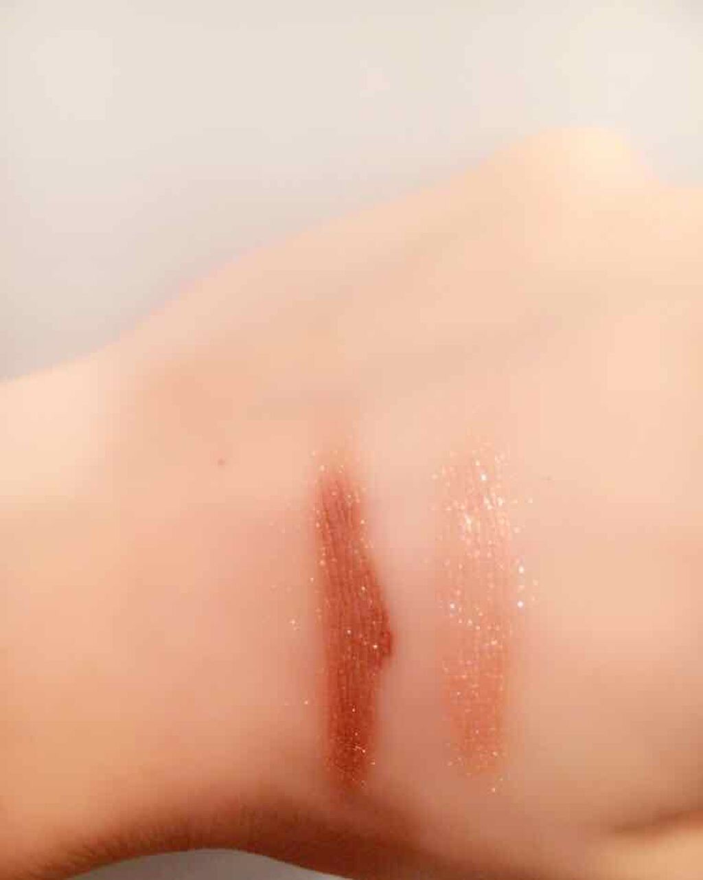 スパークリングアイグロス/スウィーツ スウィーツ/リキッドアイシャドウを使ったクチコミ(2枚目)