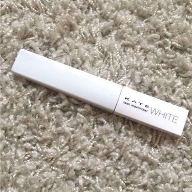 
KATE : KATE lash maximizer WHITE


まつげの悩みをカバーするマスカラ下地です◡̈⃝
これは、繊維が入っているんでつけたときにまつげが白くなります！だから、お持ちのマス