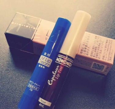 近くのDAISOで入荷していたので購入しました。


💄リップティント ローズ💄
・水みたいなテクスチャーで塗った直後は赤っぽい
・唇に馴染むと青みピンクに変化
・艶感はない
・ケイトのCCリップクリー