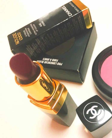 CHANEL 

rouge coco 446番

CHANELのリップはとにかく落ちない！
食事の後もちゃんも色が残ってます💓
高級感のあるリッチな発色で白い肌にCHANELの赤リップは本当に最高です