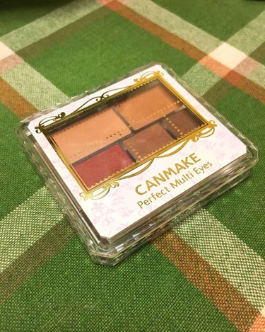  #03 番です。
 #秋 にぴったりな #テラコッタ 色が
一気に季節感を出してくれます。

 #CHANEL の #レキャトルオンブル 
に、色味や使い心地がそっくりという
うわさもあります👌🏻

