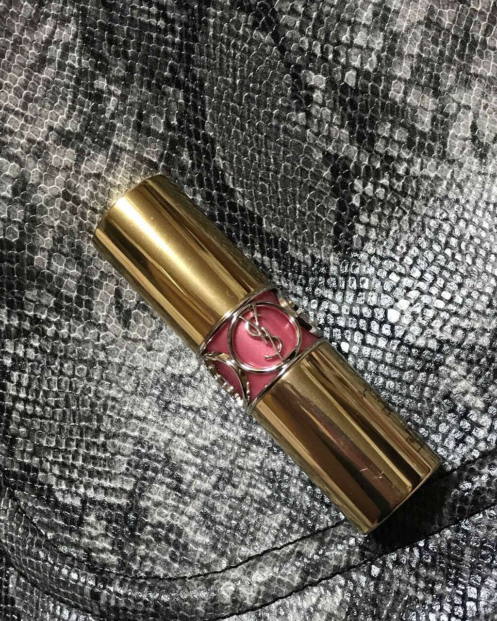 ルージュ ヴォリュプテ シャイン/YVES SAINT LAURENT BEAUTE/口紅を使ったクチコミ(1枚目)