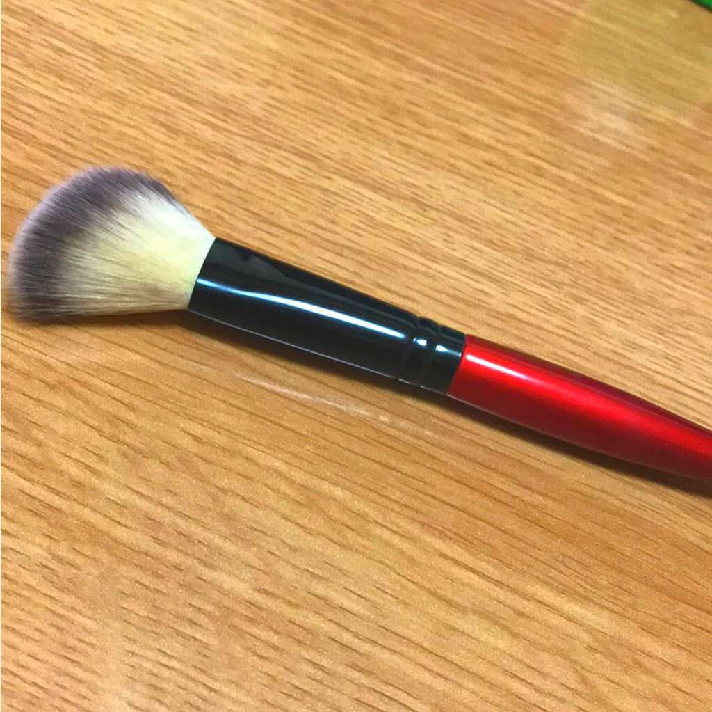 春姫 チークブラシ/DAISO/メイクブラシを使ったクチコミ(1枚目)