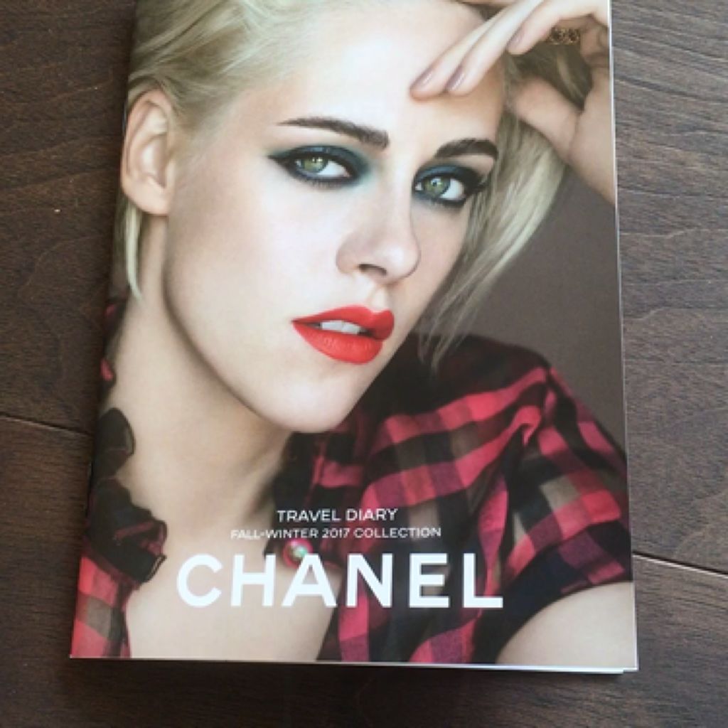 パレット エサンシエル/CHANEL/マルチパレットの動画クチコミ1つ目