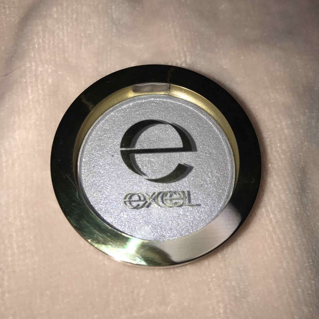 シャイニーシャドウ N/excel/単色アイシャドウを使ったクチコミ(1枚目)