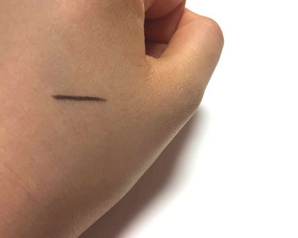 「密着アイライナー」しなやか筆リキッド/デジャヴュ/リキッドアイライナーを使ったクチコミ(2枚目)