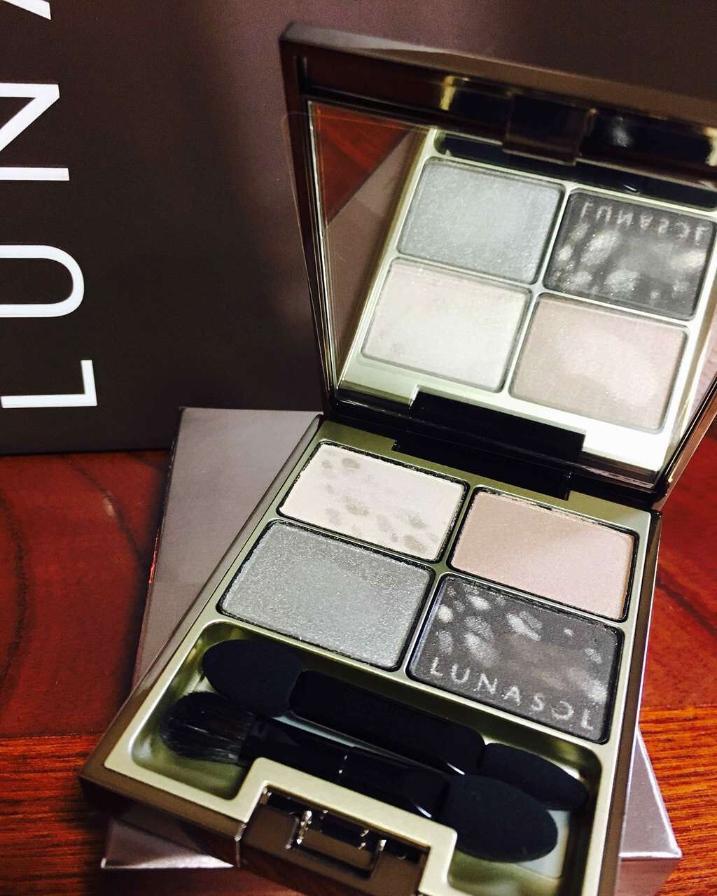 シャインフォールアイズ/LUNASOL/アイシャドウパレットを使ったクチコミ(1枚目)