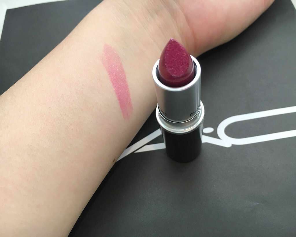 Luna on LIPS 「今日、MACで気になっていたMetallicLipstickと..」(2枚目)