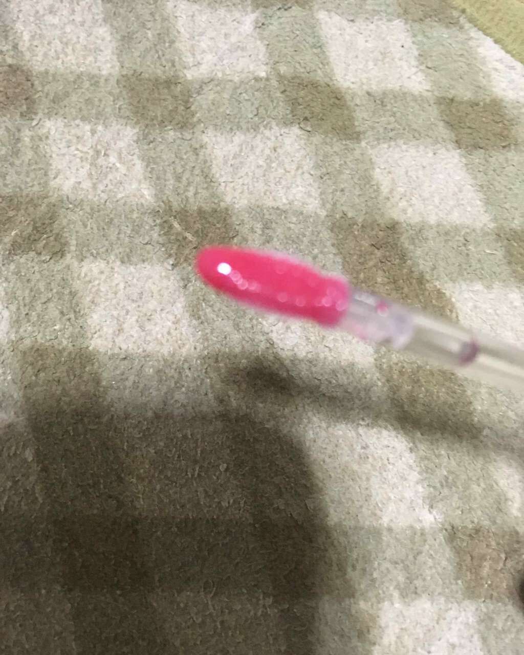 CEZANNE ジェルグロスリップのクチコミ「キラキラしててツヤある唇になります٩(ˊᗜˋ*)و

最初だけ少しベタつきありますが時間たてば.....」（2枚目）