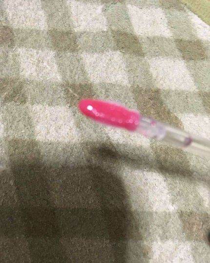 CEZANNE ジェルグロスリップのクチコミ「キラキラしててツヤある唇になります٩(ˊᗜˋ*)و
最初だけ少しベタつきありますが時間たてば.....」(2枚目)