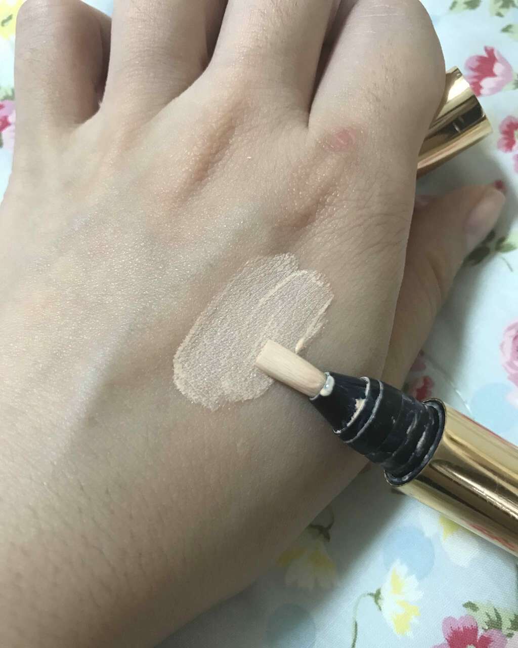 ラディアント タッチ/YVES SAINT LAURENT BEAUTE/リキッドコンシーラーを使ったクチコミ(2枚目)