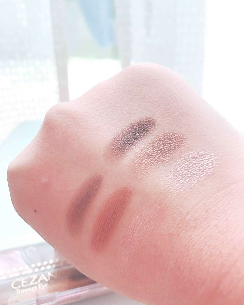 トーンアップアイシャドウ/CEZANNE/アイシャドウパレットを使ったクチコミ(2枚目)