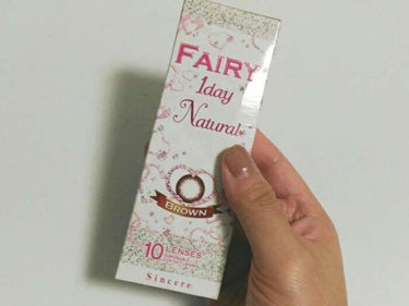 『FAIRY 1day Natural Brown』
カラコンレビューです！

・5日分（10枚入り）
・DIA  14.2mm
・ナチュラルブラウン

試しに会社へ行くときにつけてみましたが、『なんと