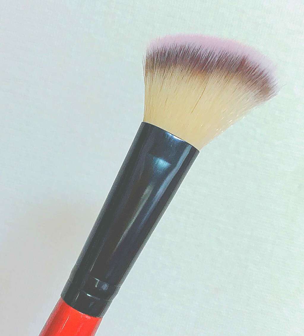 春姫 チークブラシ/DAISO/メイクブラシを使ったクチコミ（2枚目）