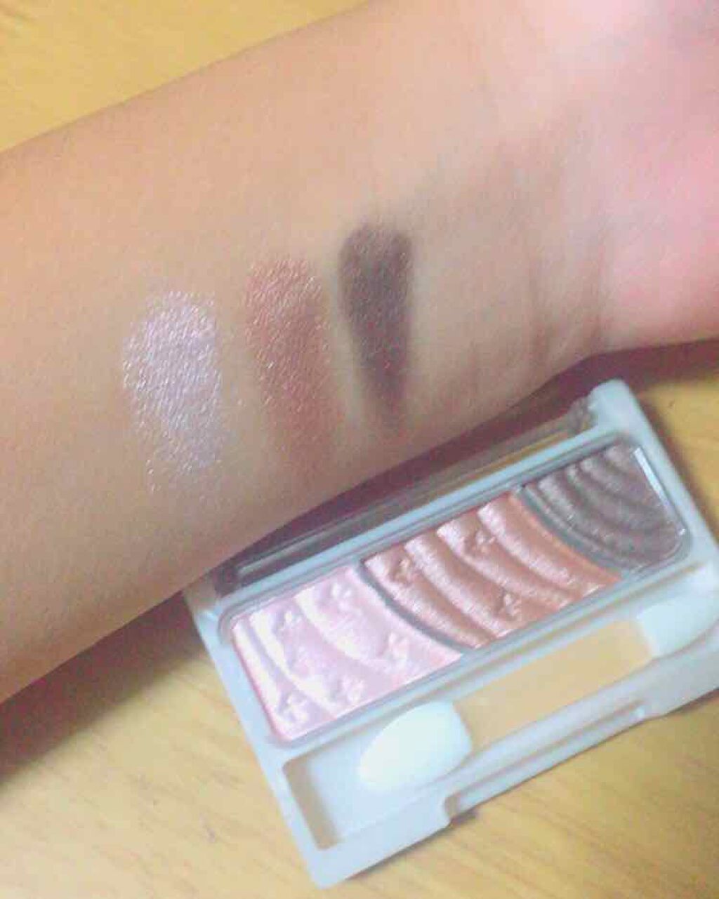 トーンアップアイシャドウ/CEZANNE/アイシャドウパレットを使ったクチコミ(3枚目)