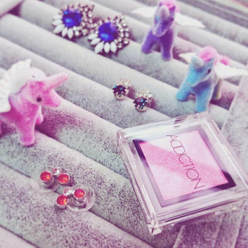 LIPS商品ランキングTOP3!【アイシャドウ編】のサムネイル