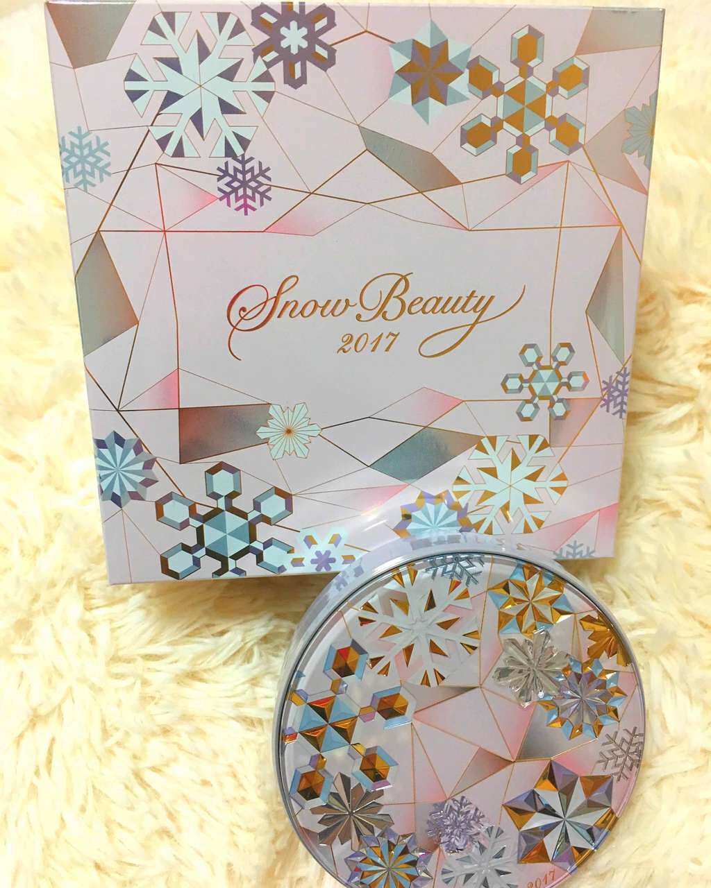 スノービューティー スノービューティー ホワイトニング フェースパウダー 2017のクチコミ「スノービューティー
ホワイトニング フェイスパウダー 2017

2014年から毎年 数量限定.....」（1枚目）