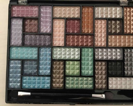 30COLORSEYESHADOWPALETTE/Dolly Angel/アイシャドウパレットを使ったクチコミ(2枚目)