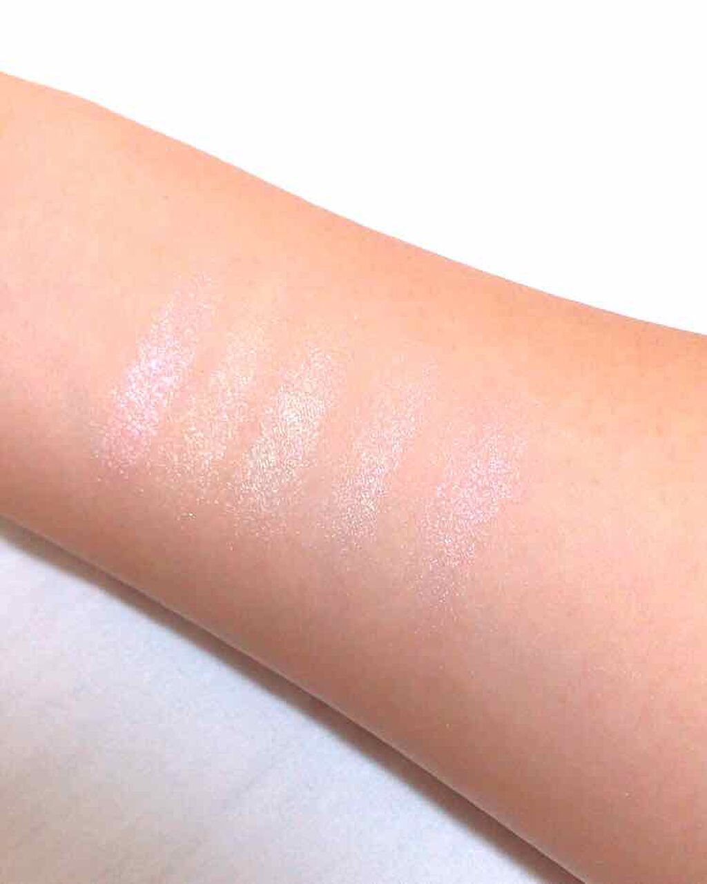 ハートハイライター ユニコーンハート/MAKEUP REVOLUTION/パウダーハイライトを使ったクチコミ（2枚目）