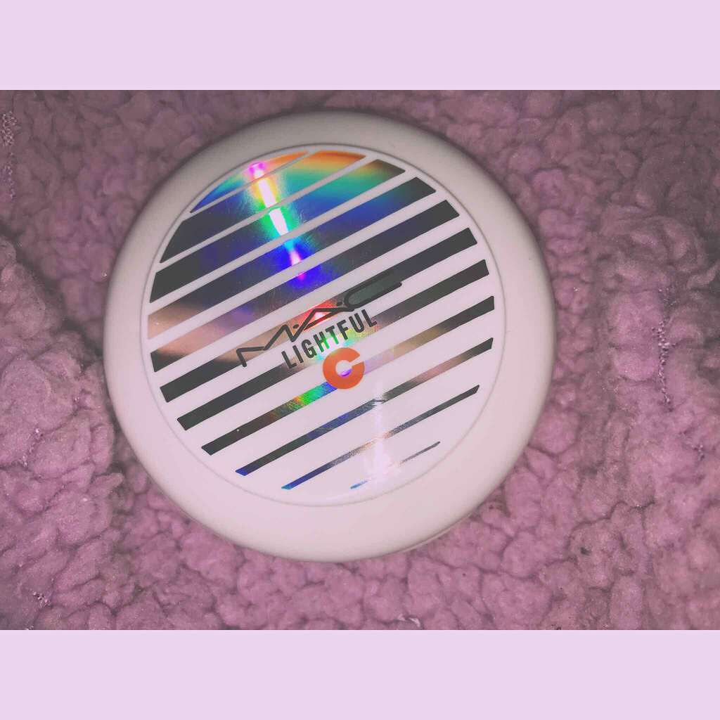 ライトフル C+ SPF 30 ファンデーション/M・A・C/パウダーファンデーションを使ったクチコミ(1枚目)