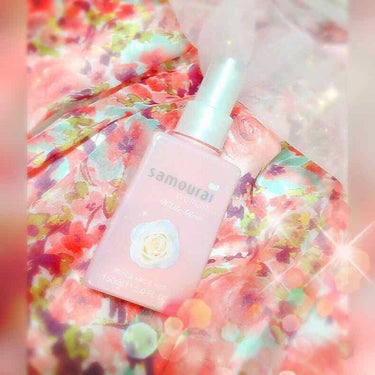 
samurai woman White Rose Fragrance Mist

500円くらいでたっぷり150ml入ってるので、コスパ良くて学生にはありがたい‼
香りは、学校にもつけて行けるくらいふ