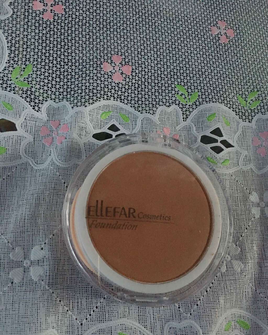 エルファー プロフェッショナル ファンデーション オークル/DAISO/パウダーファンデーションを使ったクチコミ(1枚目)