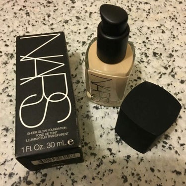 オールデイ ルミナスティック ウェイトレスファンデーション/NARS/リキッドファンデーションを使ったクチコミ（1枚目）