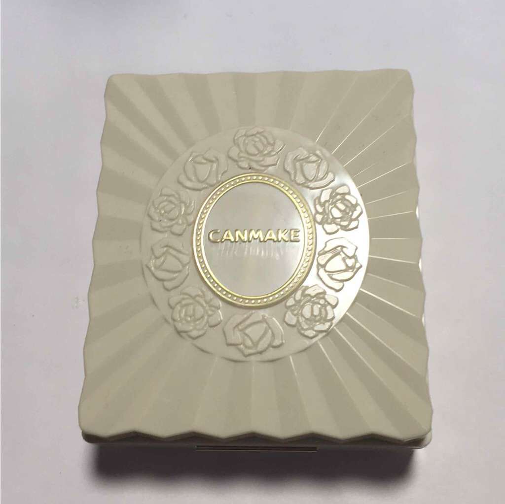 ブレスドナチュラルファンデーション/キャンメイク/パウダーファンデーションを使ったクチコミ(1枚目)