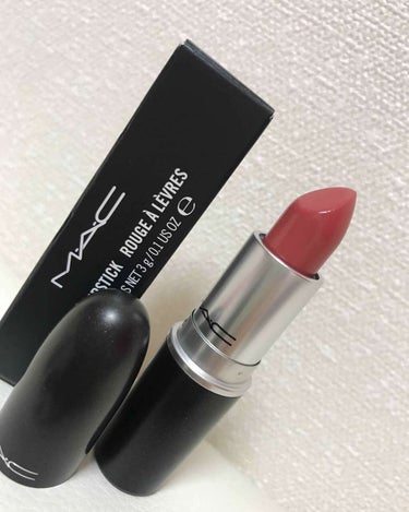 MAC リップスティック シーシアー （ラスター）

こちらはMACのリップスティックでシーシアーと言うお色です💄
あまり派手な色ではなく、普段から使うことができると思います。
塗り心地もさららさしてい