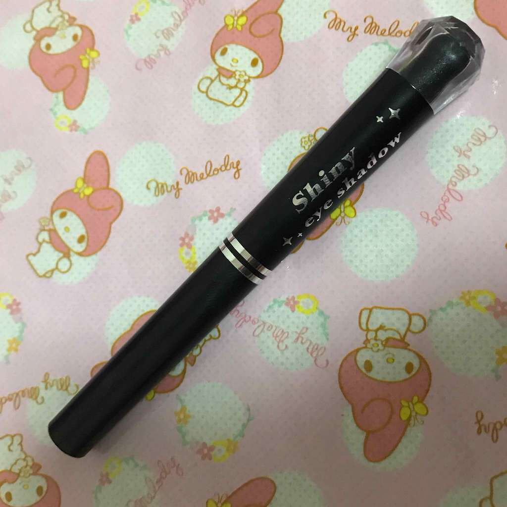 シャイニーアイシャドウ/DAISO/スティックアイシャドウを使ったクチコミ（1枚目）