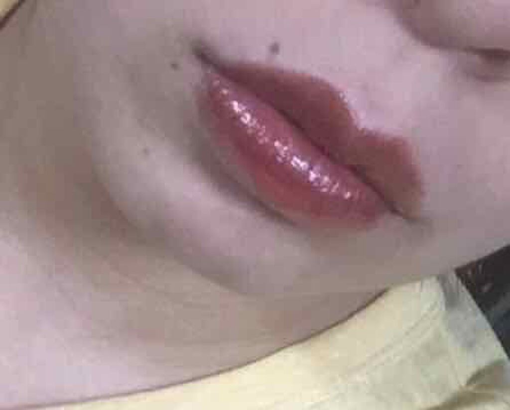 ウルトラ HD ジェル リップカラー/REVLON/口紅を使ったクチコミ(2枚目)