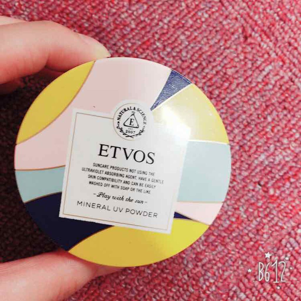 ミネラルUVパウダー(旧)/エトヴォス/ルースパウダーを使ったクチコミ(1枚目)