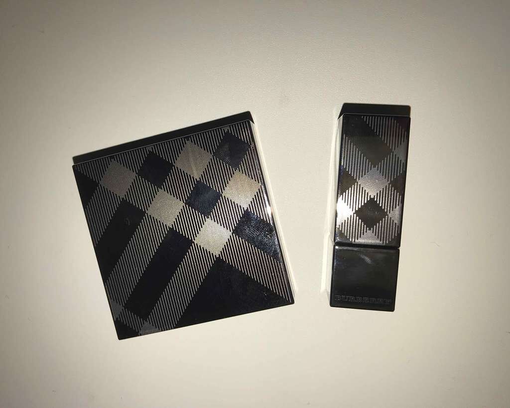 アイカラーグロウ/Burberry Beauty/単色アイシャドウを使ったクチコミ（2枚目）