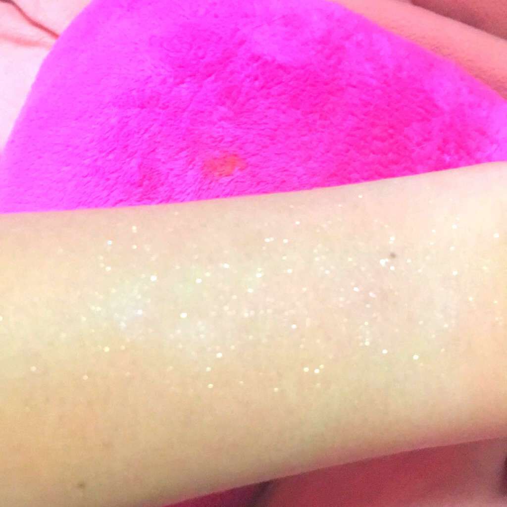 ザ・スパークラー/THE BODY SHOP/ルースパウダーを使ったクチコミ(2枚目)