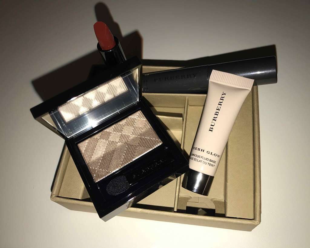 アイカラーグロウ/Burberry Beauty/単色アイシャドウを使ったクチコミ（1枚目）