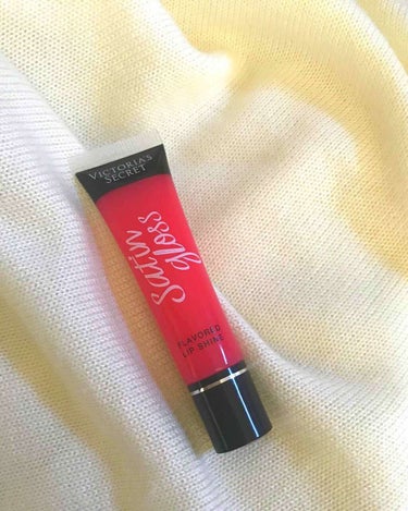 ヴィクトリアズシークレットの
                                           LIP SHINE💄です✨

シャインパッションというカラーで見た目は、パキッとしたピ