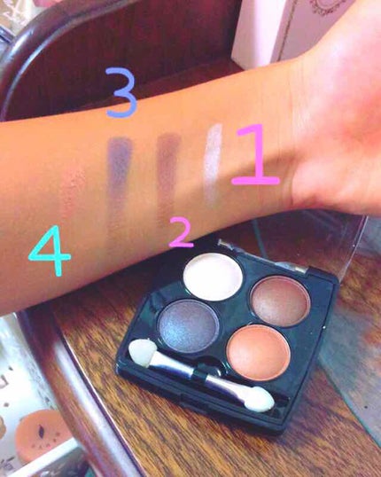 エルファー パールインアイシャドウ/DAISO/アイシャドウパレットを使ったクチコミ(3枚目)