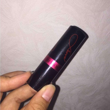 REVLON  スーパーラストラスリップスティック〈口紅〉 999❤️ ラブイズオン💋

上品ディープレット 
紫がかった深いレッド💄です！！
ものすごくマットです✨✨✨

お値段は1200（＋税）でし