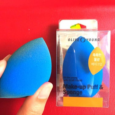 【OLIVE YOUNG Make-up Sponge Watery Puff】
価格：¥500 前後

韓国のドラックストア〔オリーブヤング〕の
オリジナルメイクスポンジです💡
キメが細かく、適度な弾